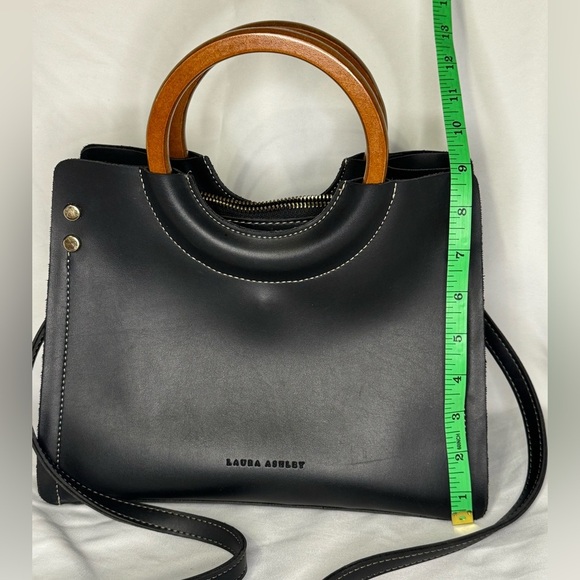 Laura Ashley Black Ivy Tote Crossbody shoulder bag with wooden handles - Picture 6 of 7